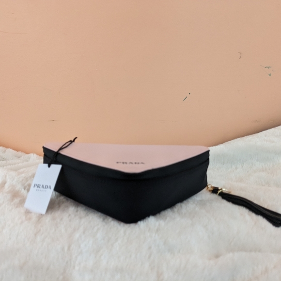 Prada - Picture 10 of 12